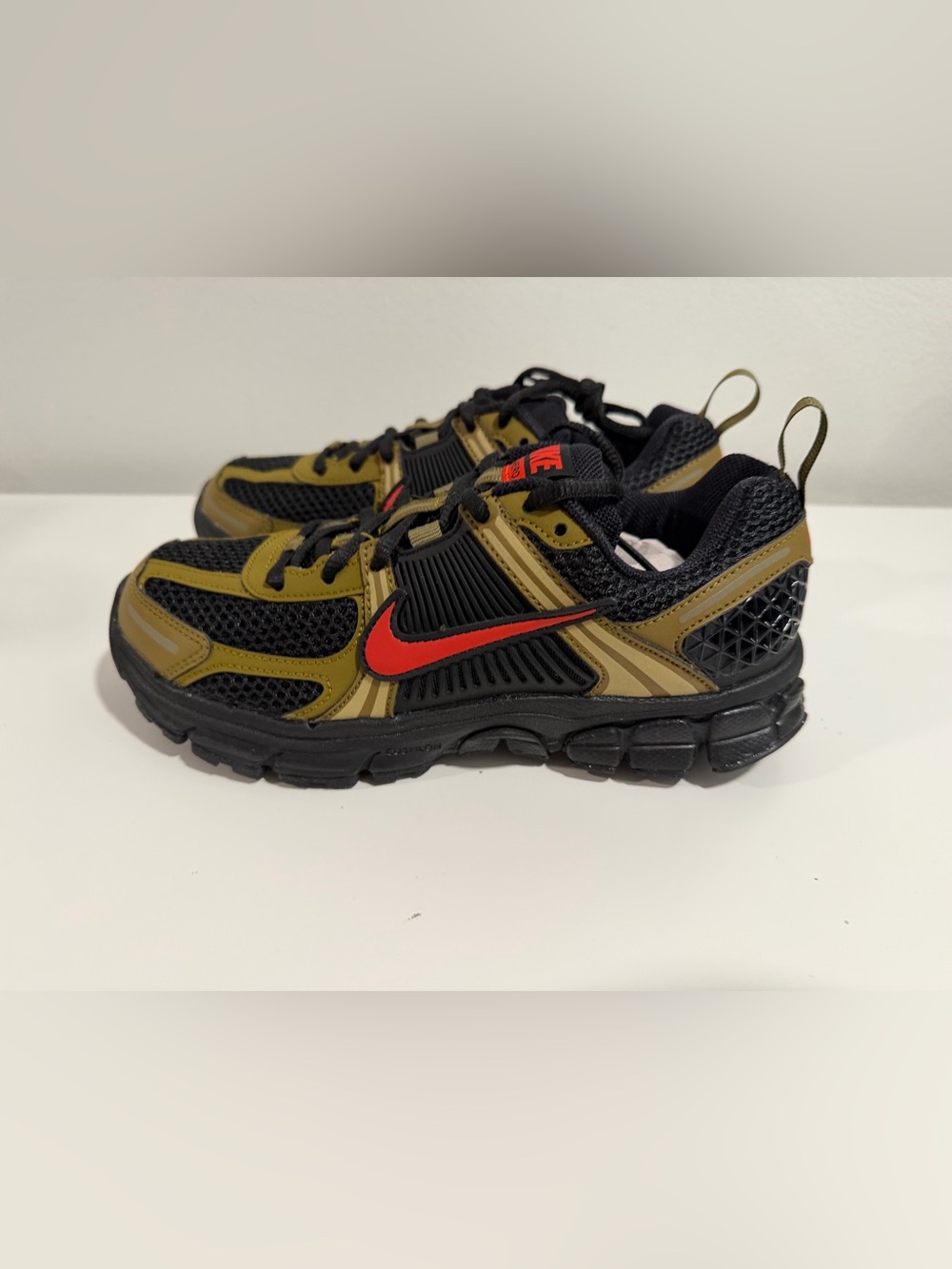 Nike Vomero 5 Kids' Black & Olive Athletic Sneakers with Red Swoosh size 4y